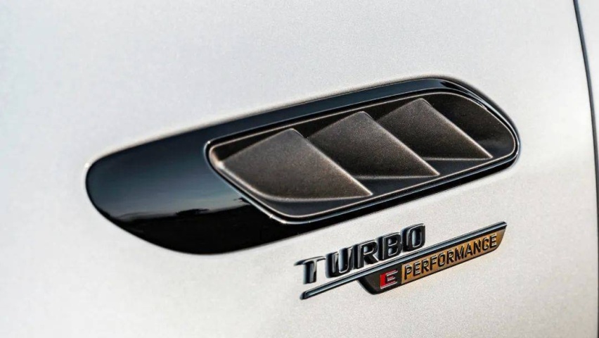 全新AMG C63发布！四缸2.0T能行吗？