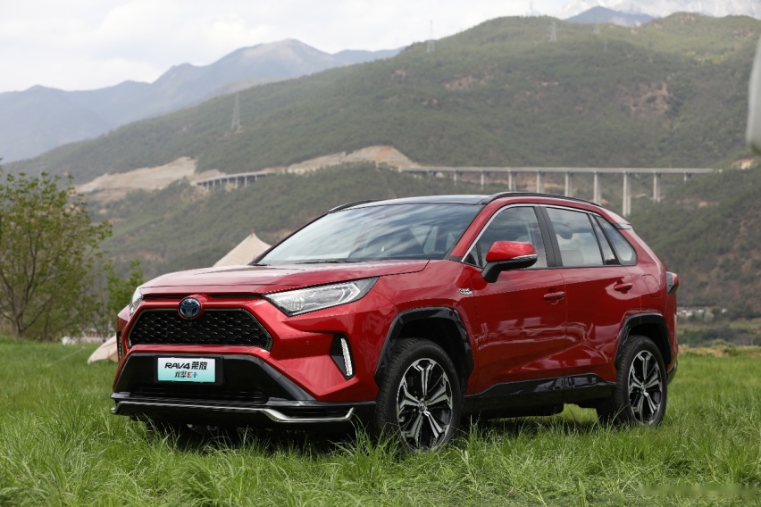 RAV4荣放双擎E+，解锁生活新态度