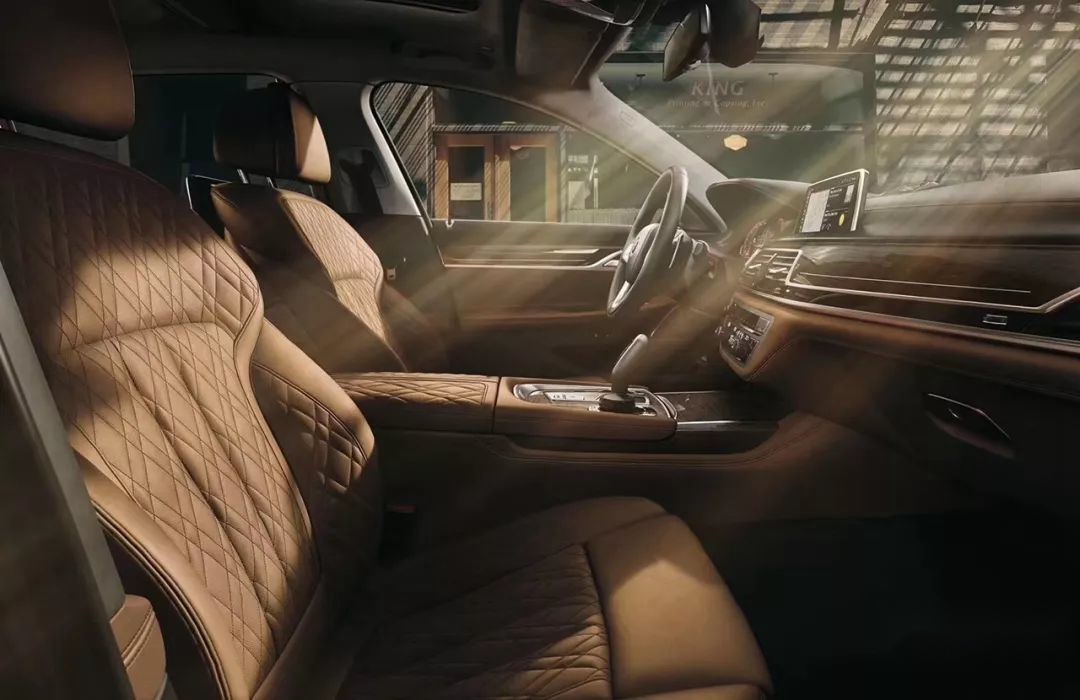 深受国人喜爱的新BMW 7系即将登场，个性化定制是最大亮点