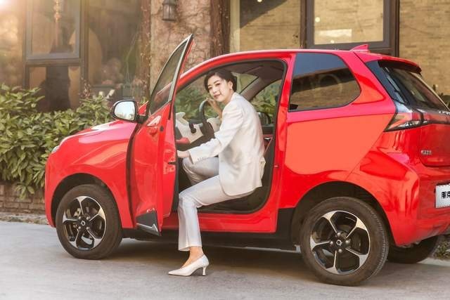 拒绝“中国式宽容”，3、4万的电动小车，也得要啥有啥！