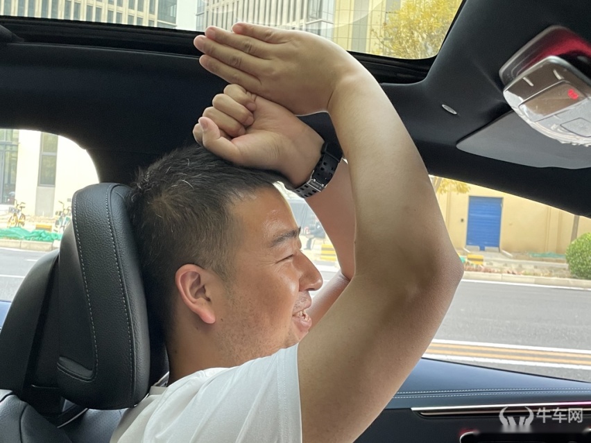 坚持更贴近燃油车的驾驶细节，试驾奔驰EQE 350