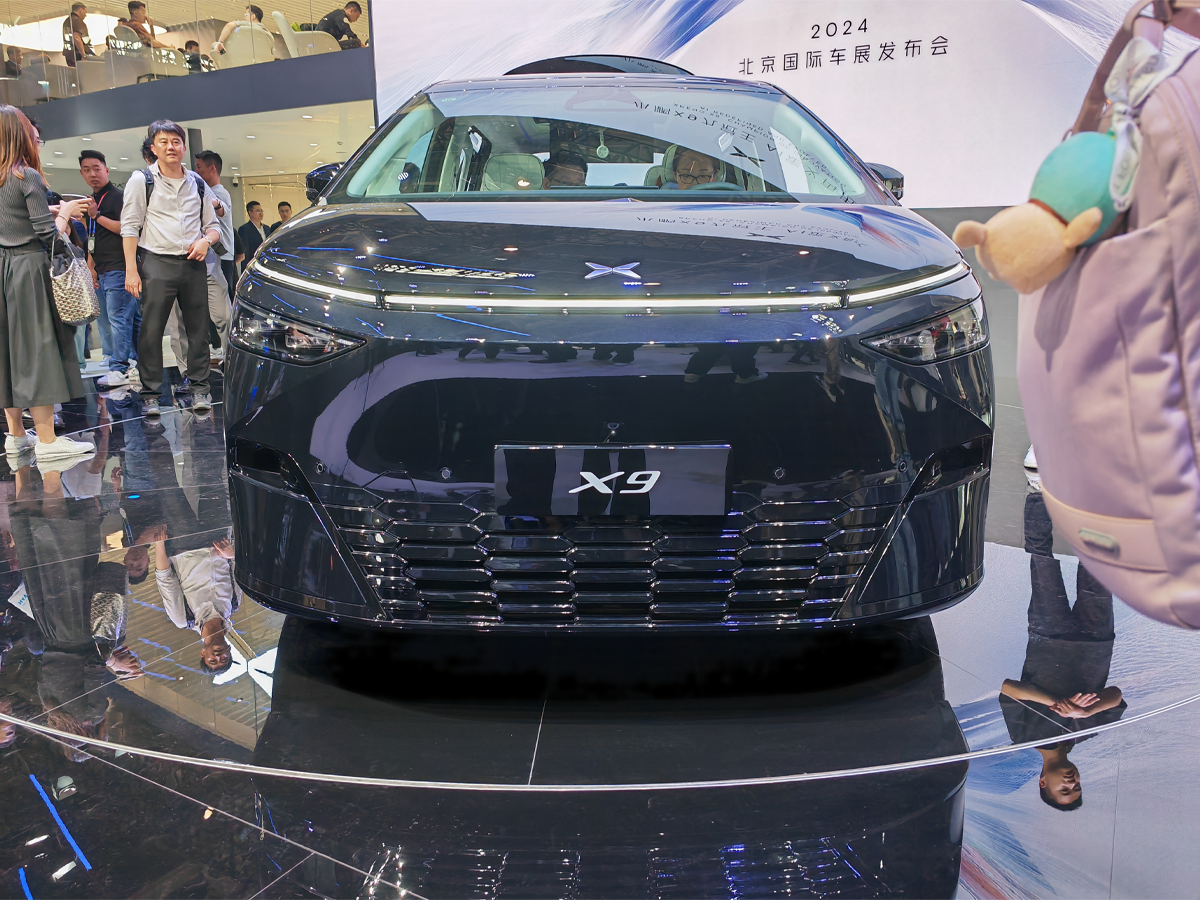 小鹏汽车携多款车型亮相北京车展，AI天玑系统首发