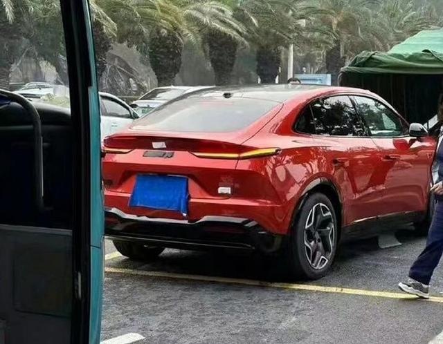 20万级独享蔚来换电！乐道L60换电测试照曝光，对标特斯拉Model