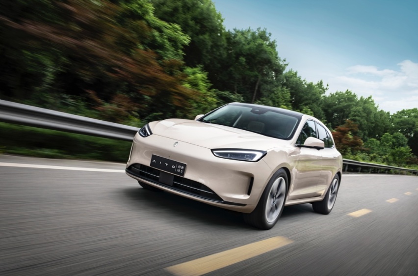 极狐阿尔法T/ Model Y/问界M5 EV，谁才是自驾出游最佳之选