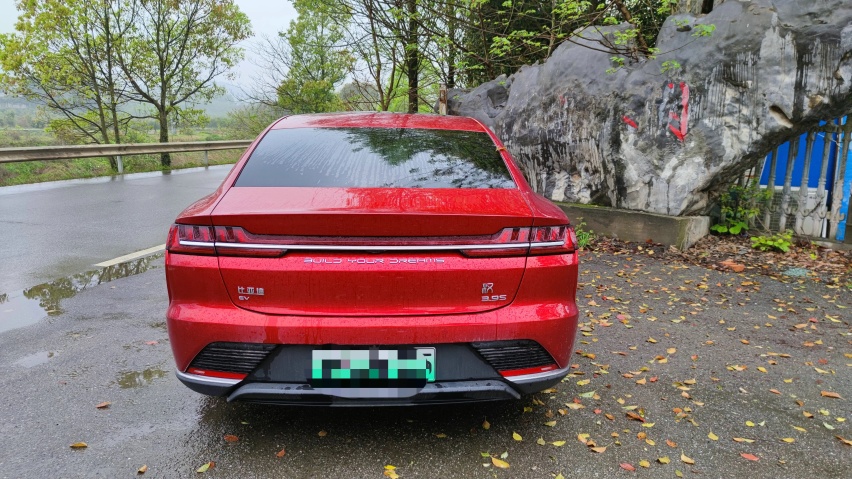 都说家庭第二辆车才买电车，真正拥有油车和电车后，才发现错了