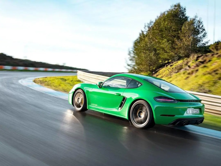 4.0L自吸+6挡手动，外媒抢先测718 GTS，评价是..