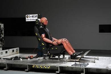 安全防护到位，上汽MAXUS D60荣膺五星安全评级