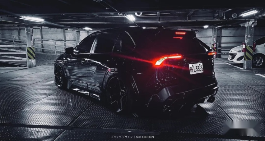 来自宝岛台湾的黑武士丰田RAV4，硬汉造型玩姿态你们爱不爱？