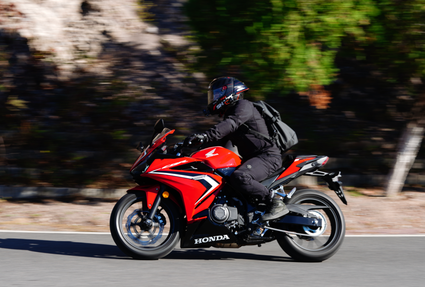 入門雙缸仿賽,本田cbr400r,降價凸顯性價比