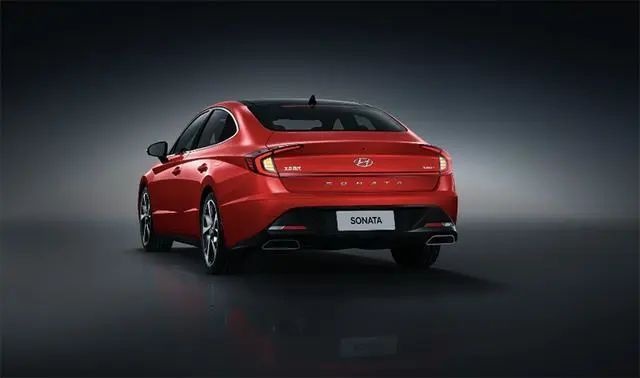 水泥灰、2.0T+8AT，这么战斗的B级车你猜要多少钱？