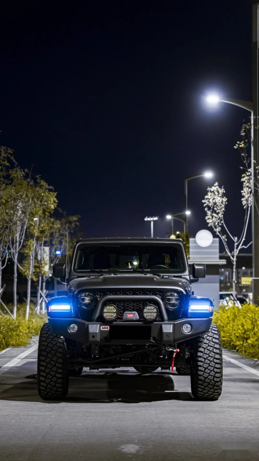 硬派越野风的Jeep角斗士，就算15年报废也不能阻挡我帅