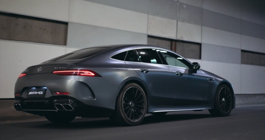 直线虐超跑，弯道狂漂移！试最强四门奔驰 AMG GT 63 S