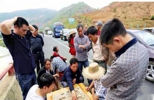 国庆出广东的车主们,你们堵在哪儿了?
