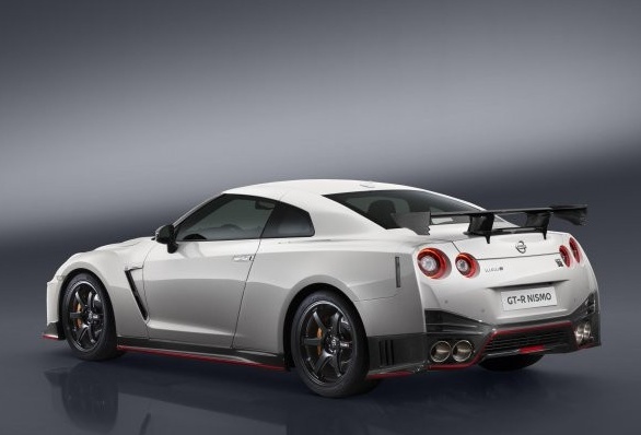日产「油电混合」，GT-R NISMO 动态展演抗衡欧美超跑