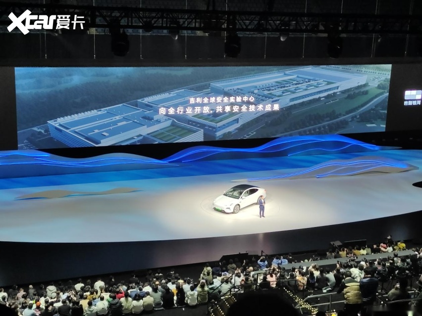鲨疯了！银河E8 17.58万元正式上市，车友：现在就退订汉EV