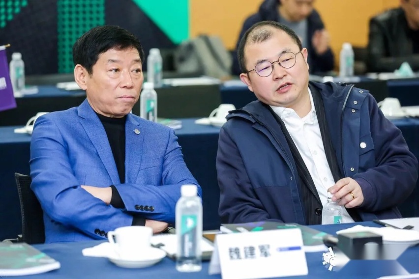 魏建军的组织3.0时代管理学、吴伯凡的新黑客时代的全新营销