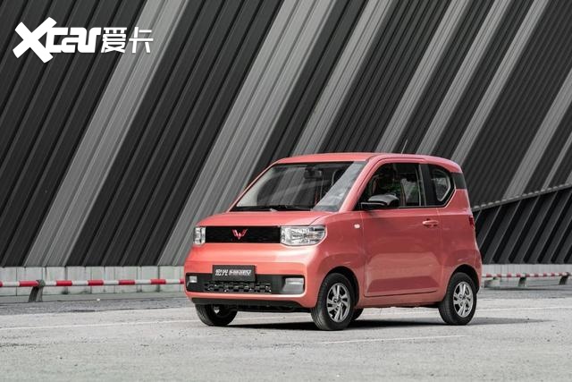 五菱再出神车 代步神器宏光MINI EV能否逆袭老头乐？