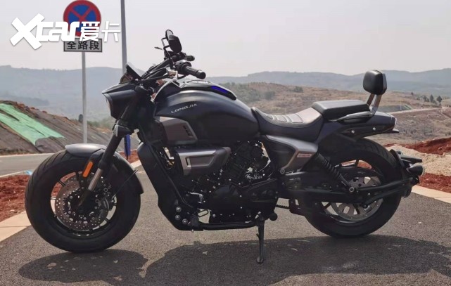 龙嘉v霸650实拍不到4万的国产巡航极速可达180