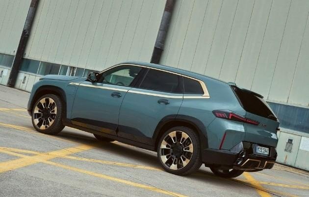 创新BMW XM发布并在中国开启预售，预售价236万，2023年上市