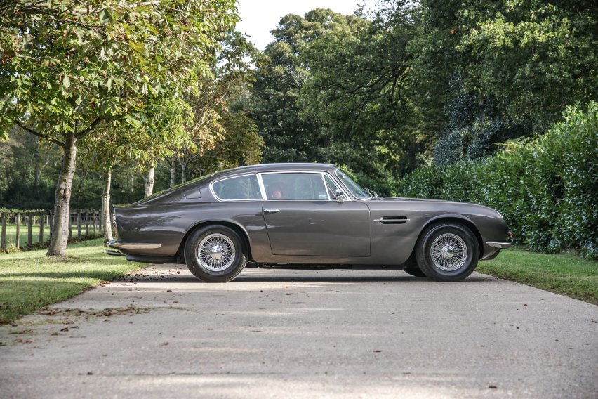 Aston Martin DB6