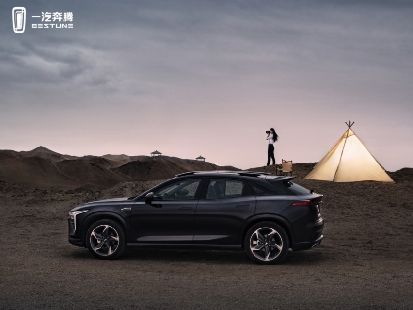 一汽奔腾全新轿跑SUV B70S惊艳亮相，它满足Z世代的“小挑剔”吗？