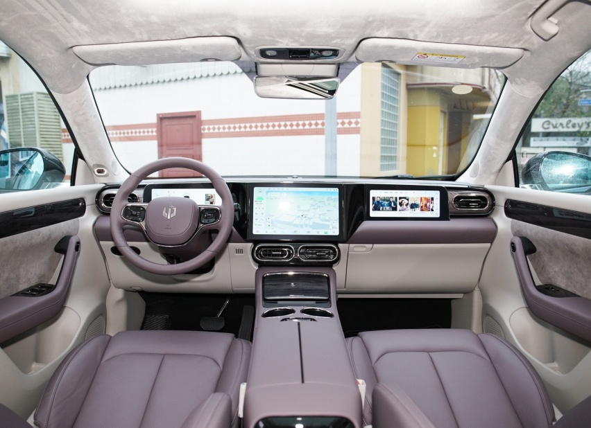 不到15万的中型增程式SUV！轴距接近3米配无框车门，续航1000Km