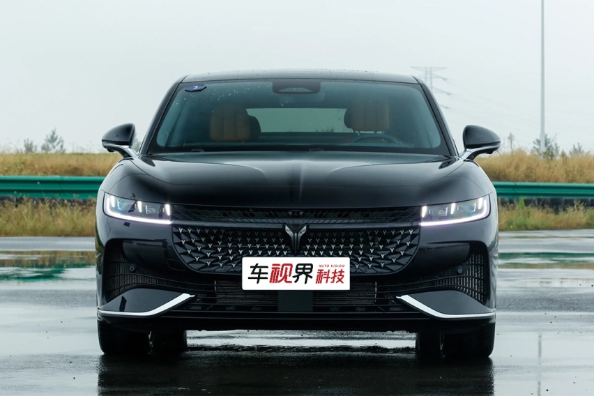 售25.28-35.88万元，对标腾势N7？岚图追光PHEV正式上市