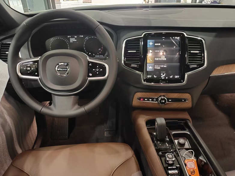 连降12万！体验沃尔沃XC90，机械增压+轻混，内饰你认可吗？