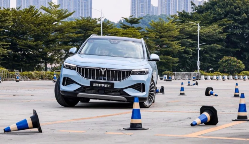 理想ONE最针锋相对的新车，配空气悬架和四缸增程器