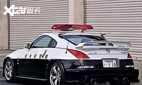 在日本 警察都开什么警车 爱卡汽车爱咖号