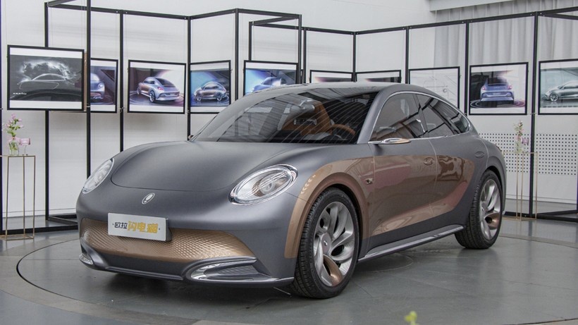 纯电轿车之争：欧拉闪电猫PK特斯拉Model 3，谁更胜一筹？