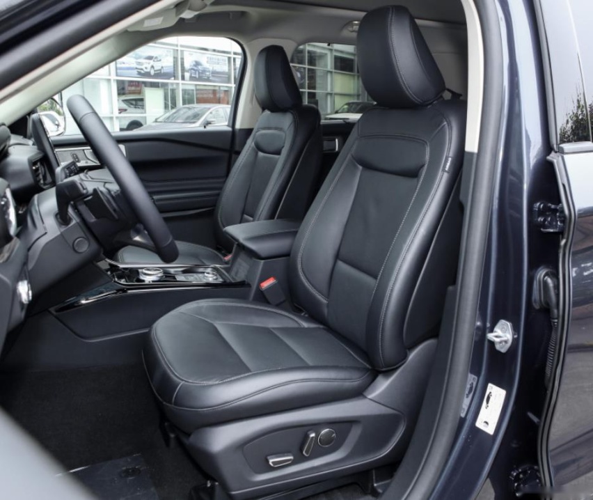家用中大型七座SUV，福特探险者和大众途昂怎么选？