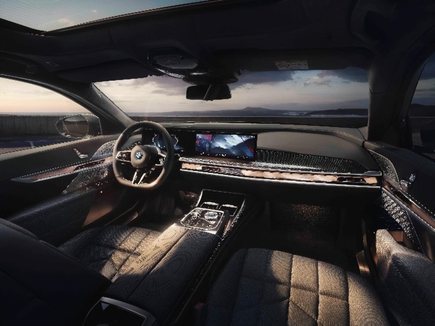 宝马史上最强电动车,创新纯电动BMW i7 M70L上海全球首发