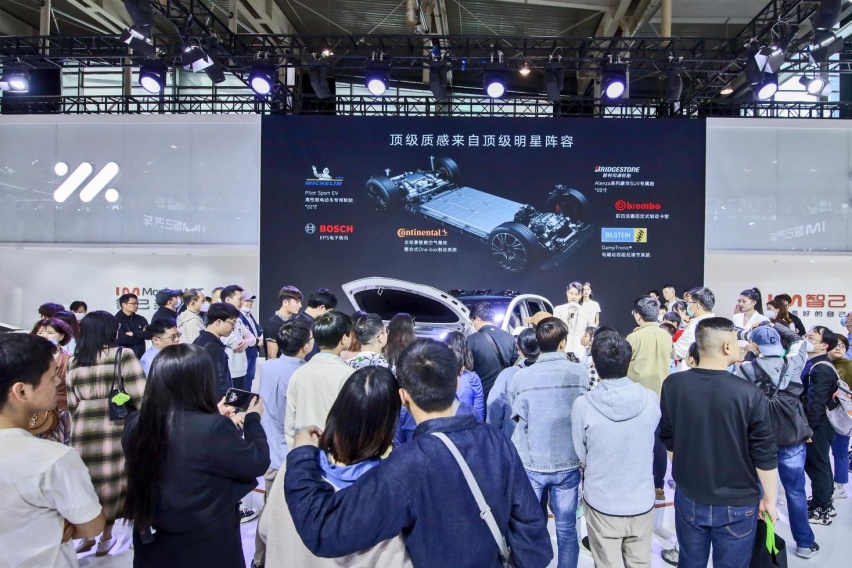 中大型纯电suv，动力强+零重力座椅，卖45万值不值？