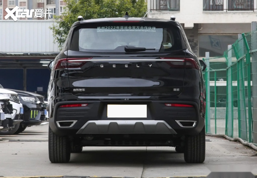仅10万！豪华中型SUV：1.8T引擎，空间奢华，细节很细腻