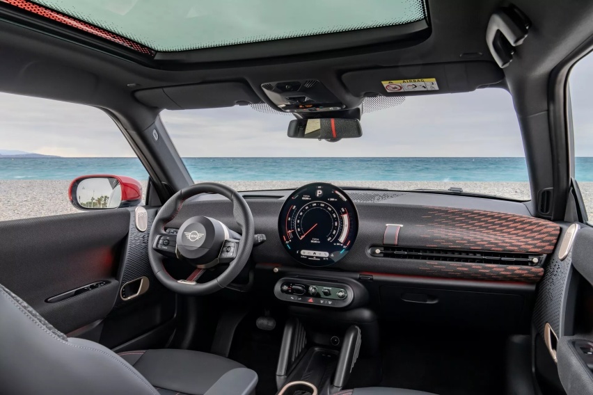 加了套件，马力没变，MINI Cooper SE JCW Trim套件