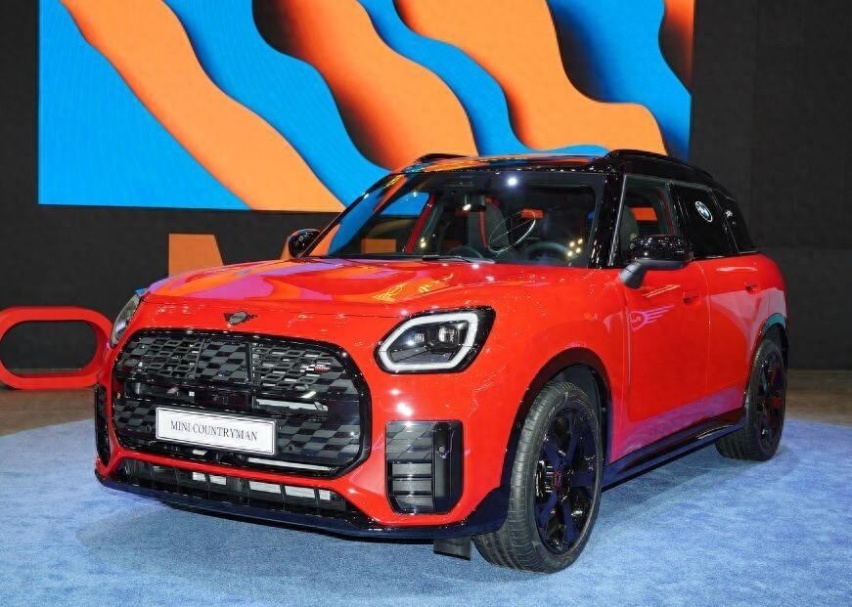 开启MINI家族新征程，全新MINI JCW COUNTRYMAN上市