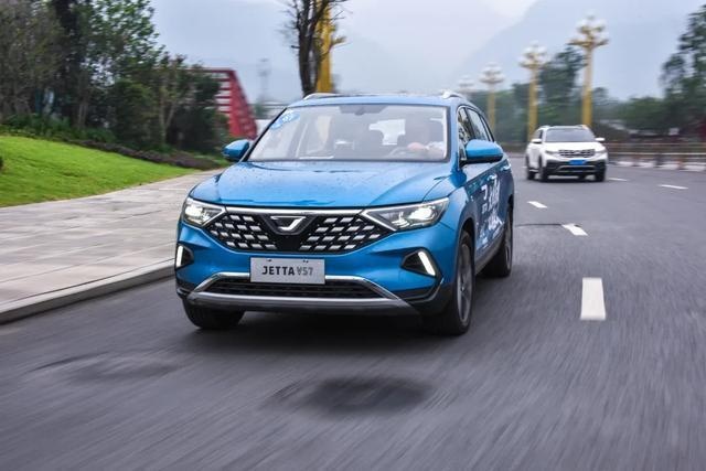 顶配不到14万的中型SUV！全系LED灯+全景天窗，值了！