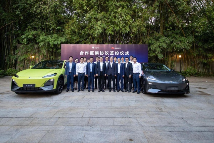 先押对增程，后携手华为，深蓝汽车后劲十足