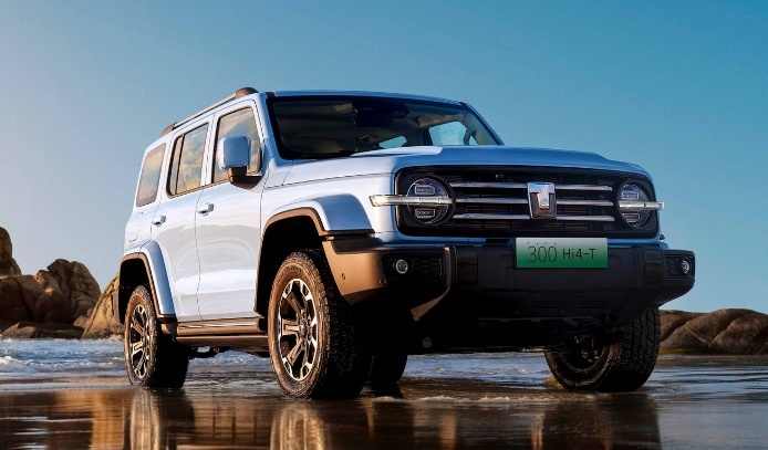 两大国产插混“方盒子”SUV，出自奇瑞和长城，谁会更受欢迎？