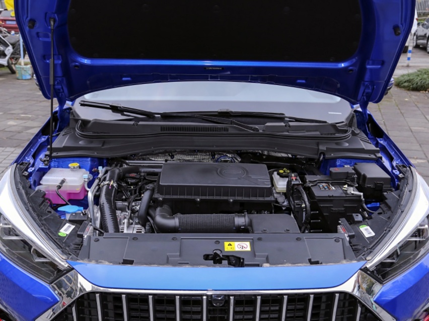 【帮你选车】10万就能落地的紧凑型车 思皓A5怎么买划算？