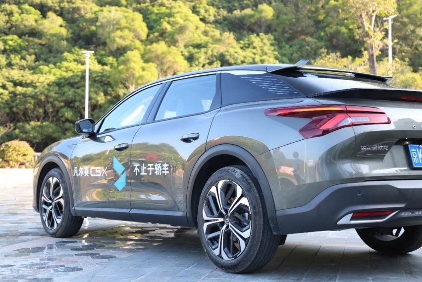 定单破一万台，法系车都像凡尔赛C5X这样，还愁没销量？