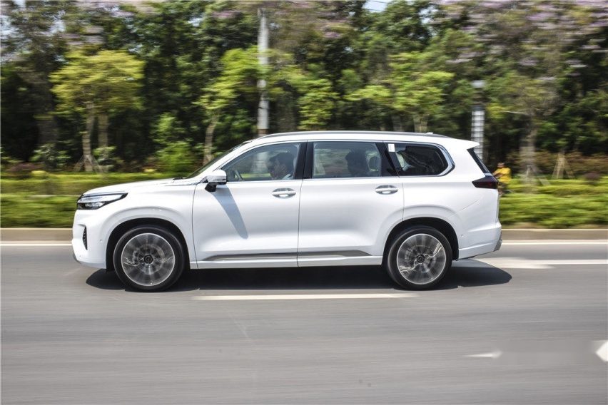 5米长中大型SUV 2.0T动力！这辆国产新旗舰仅17万起！