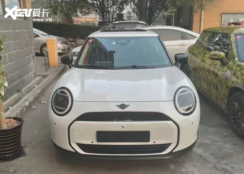 再说宝马mini,宝马mini也开始本土的电动化(光束汽车),第一款产品已从