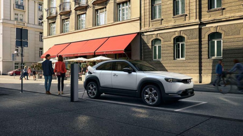 马自达全新SUV，对开车门猛如虎，续航不到“250”？
