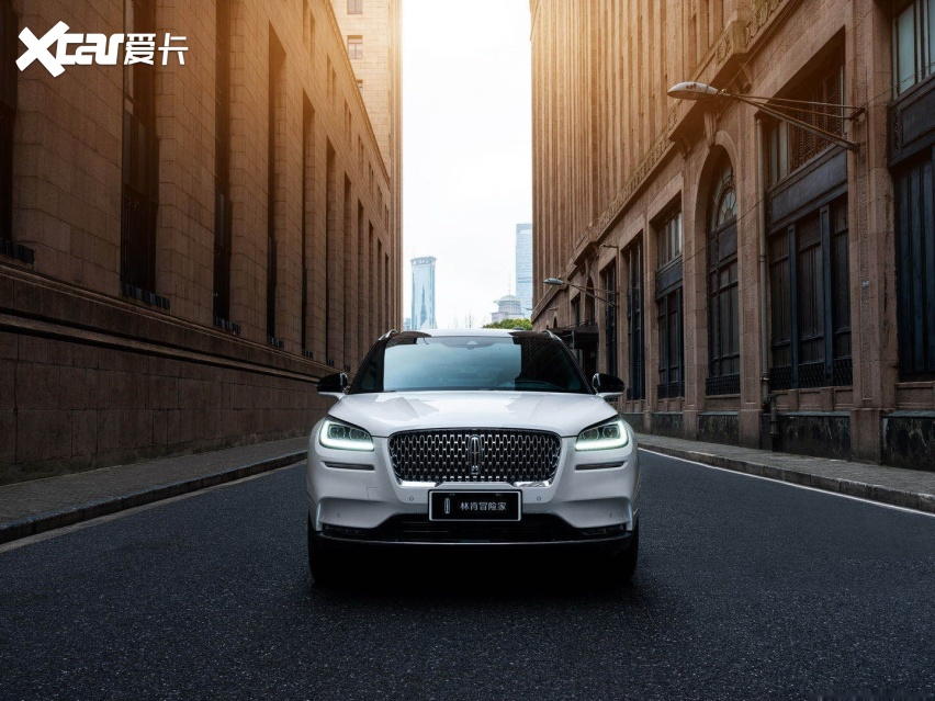 又仙又撩的高级suv 开在路上被问800遍 太上头了 爱卡汽车爱咖号