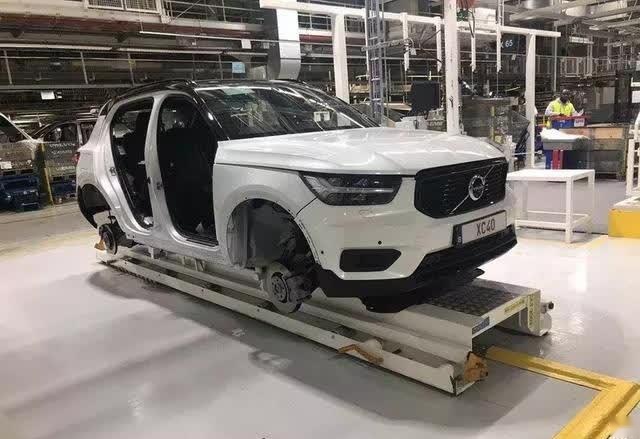 同平台 同四驱 相差12万之巨的车 你选谁？