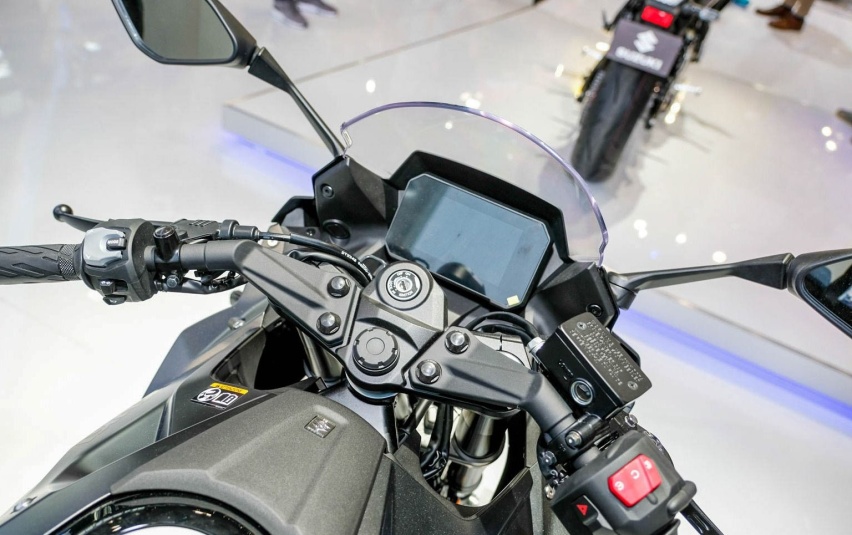 铃木GSX-8R英国售价出炉，折合人民币7.9万