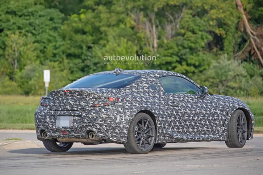 BRZ/86路试谍照曝光 外形大改 预计搭载2.4L发动机