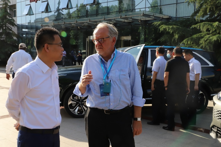 20多国驻华使节参访长城汽车，为中国智造点赞